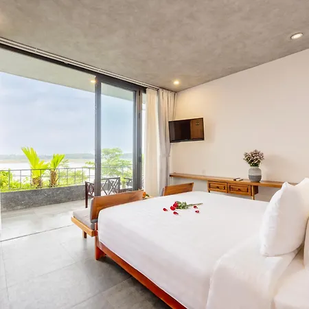 Serene Riverside Hotel Hoi An Exterior photo
