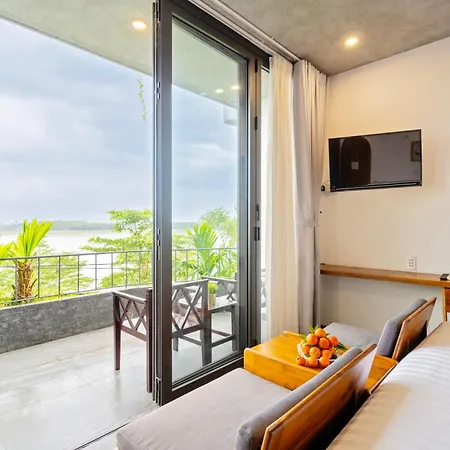 Serene Riverside Hotel Hoi An Exterior photo