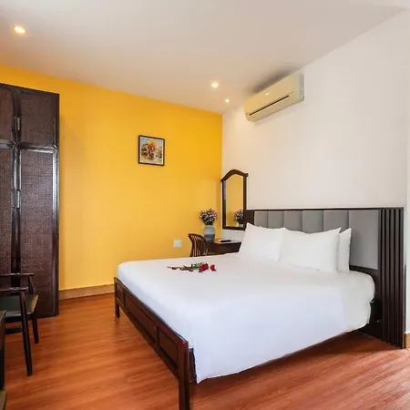 Serene Riverside Hotel Hoi An Exterior photo