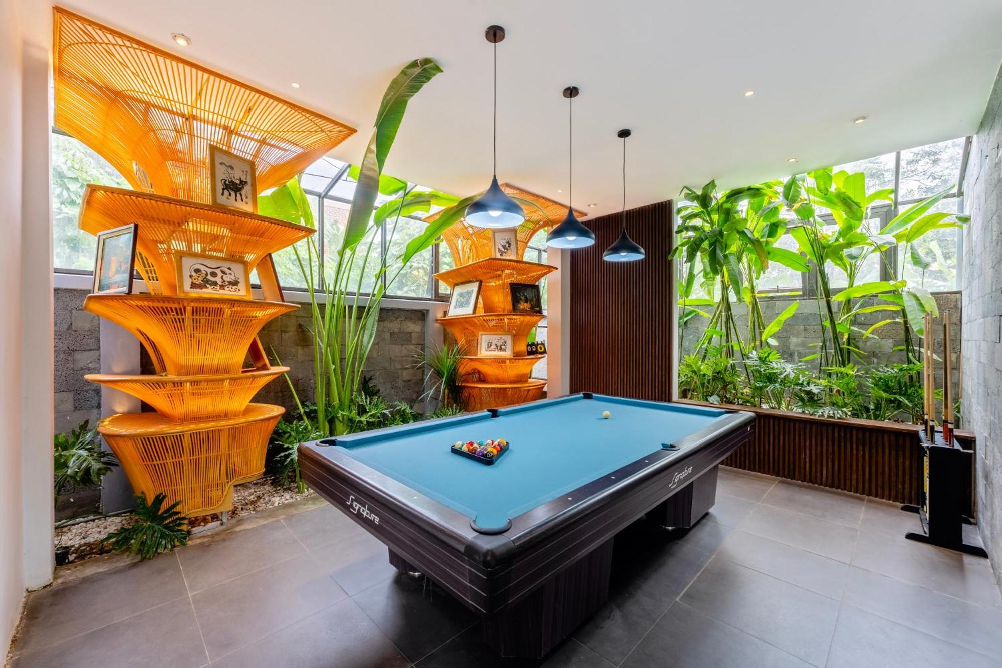 Corner Riverside Khách sạn 4*