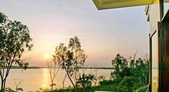 Corner Riverside 4*