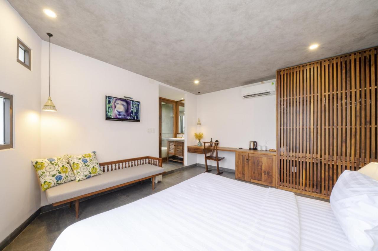 Khách sạn Corner Riverside 4*